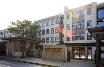 ?？诶膶W(xué)校